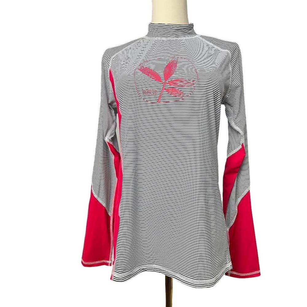 NWT Carve Designs Sunblocker Rashguard Medium /Indigo Stripe/Berry